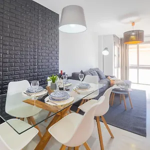 Apartamento Paseo De La Salud - Homeabroad, Málaga